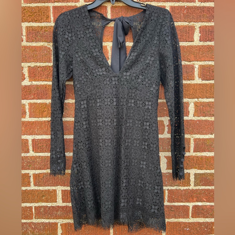 Free People Black Lace Open Back Dress size 4 New with Tags Stunning Chić LBD